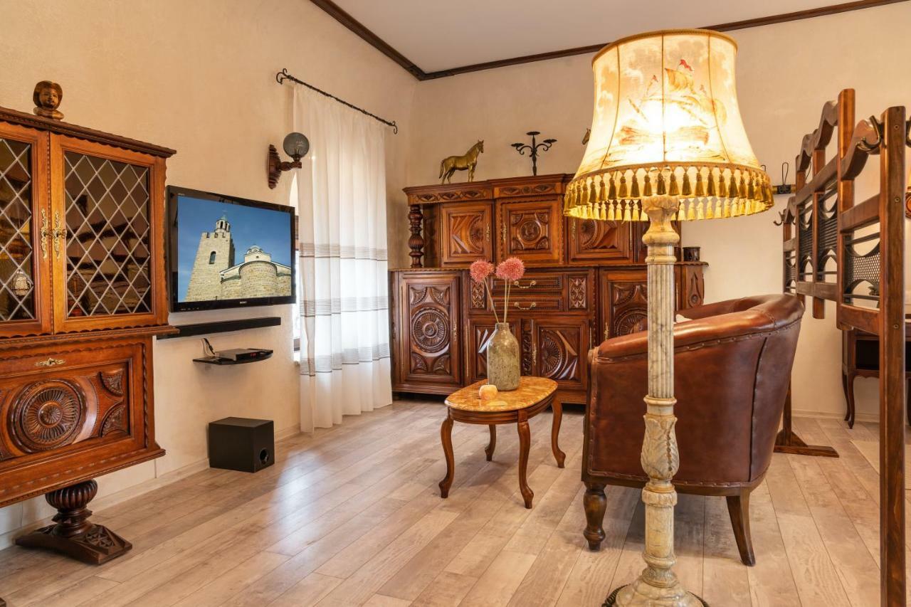 Historic Apartment In The Heart Of The City Veliko Tarnovo Exterior photo